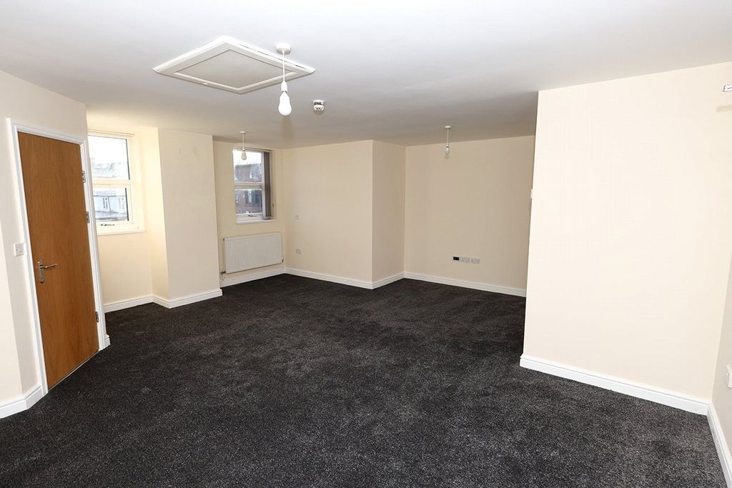 Property photo 2 of 8 Picture No. 21