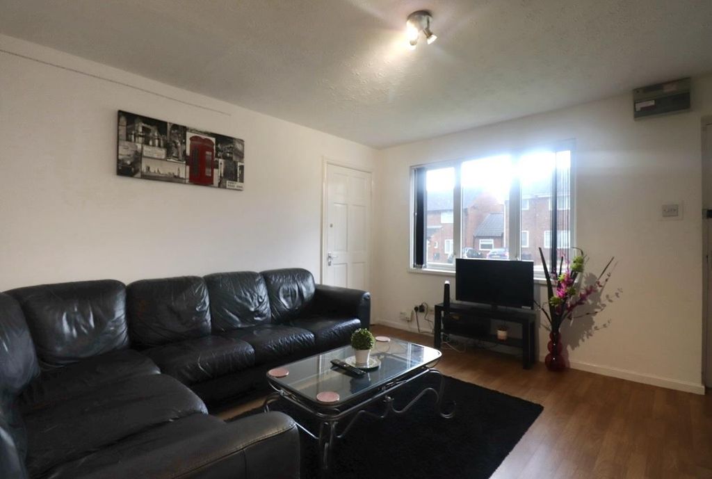 Property photo 2 of 18