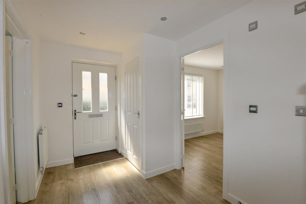 Property photo 2 of 21 Hall 1.Jpg