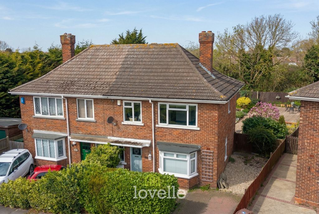 Property photo 1 of 28