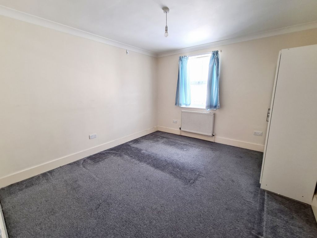 Property photo 3 of 4