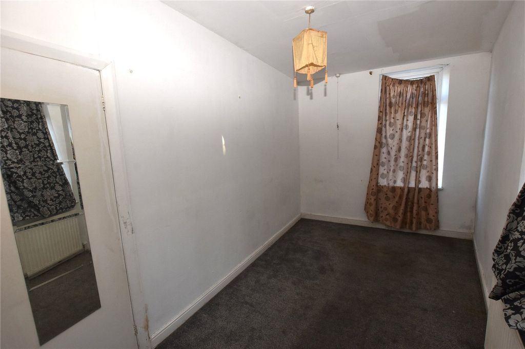 Property photo 3 of 6 Picture No. 04