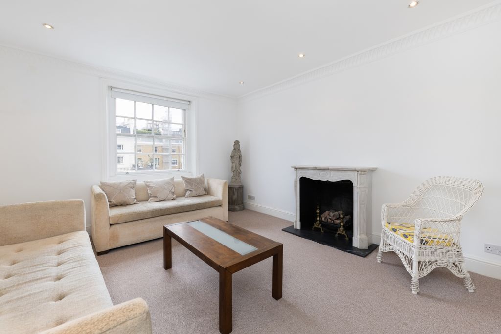 Property photo 2 of 14 Strathern Place 9...