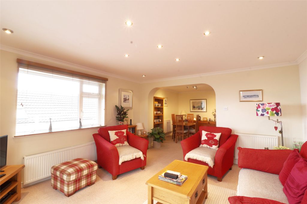 Property photo 3 of 17 Picture No. 02