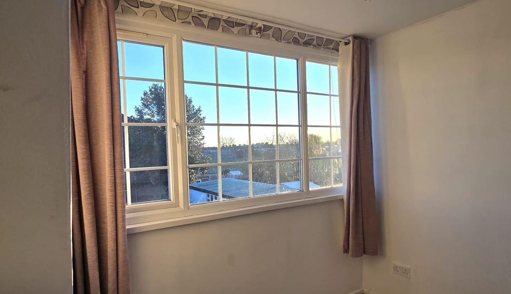 Additional image 23 of 5 bed semi-detached bungalow for salePurland Close, Dagenham RM8