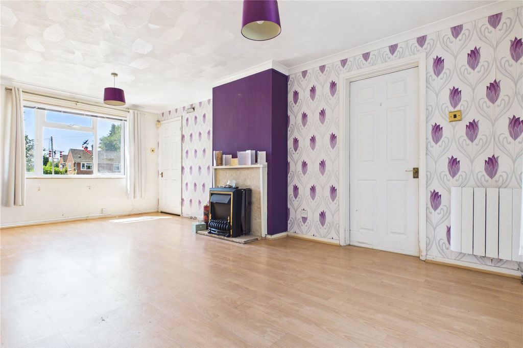 Property photo 2 of 16 Living / Dining Room