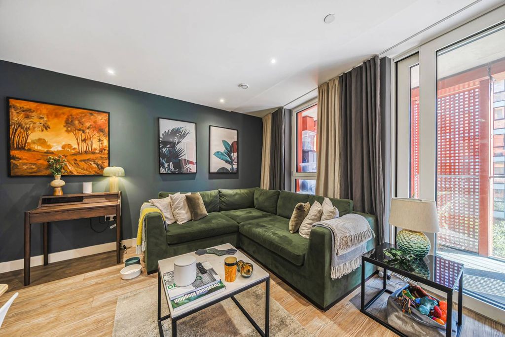 Property photo 2 of 22