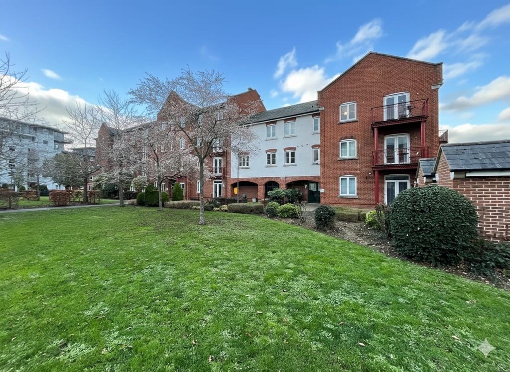 Property photo 1 of 8 Front