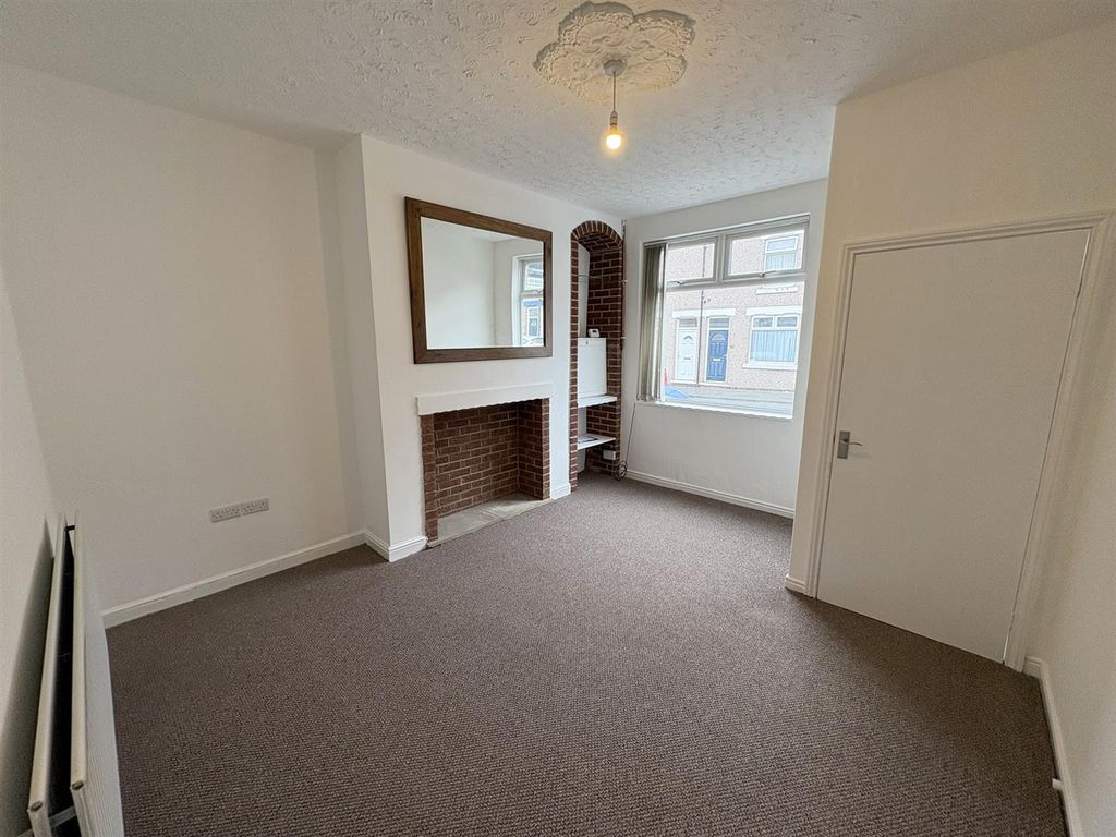 Property photo 2 of 10 Lounge