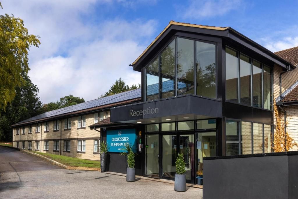 Property photo 2 of 31