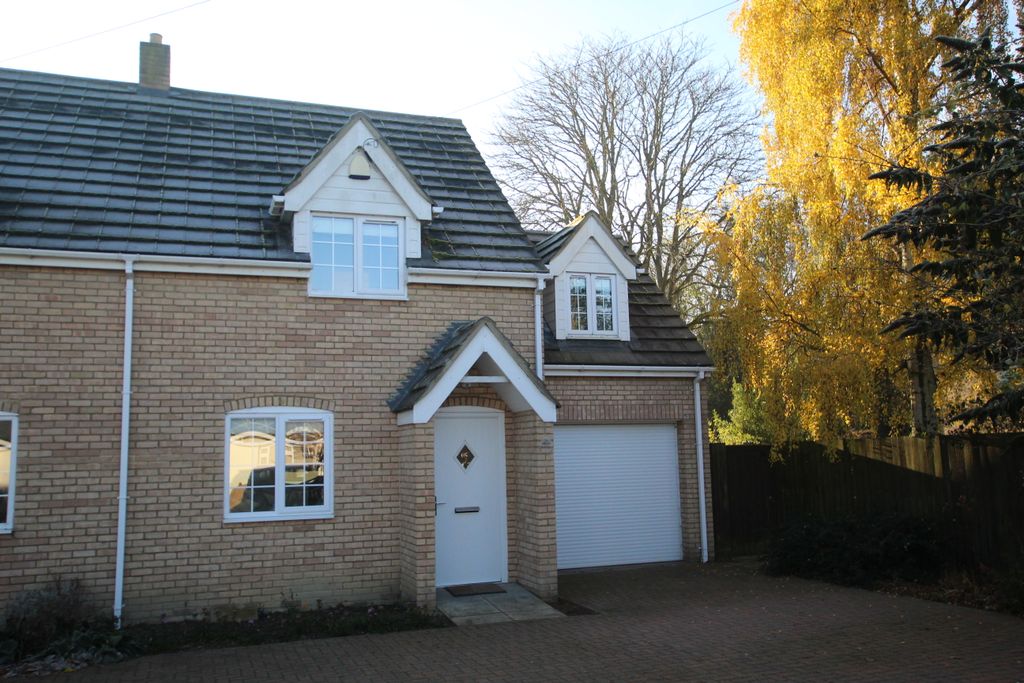 Property photo 1 of 9 Exterior