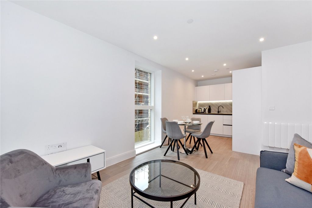 Property photo 3 of 17 Reception Room