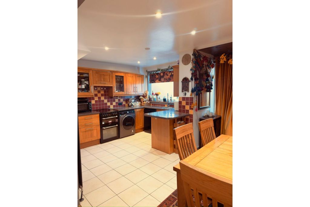 Property photo 1 of 21 Kitchen