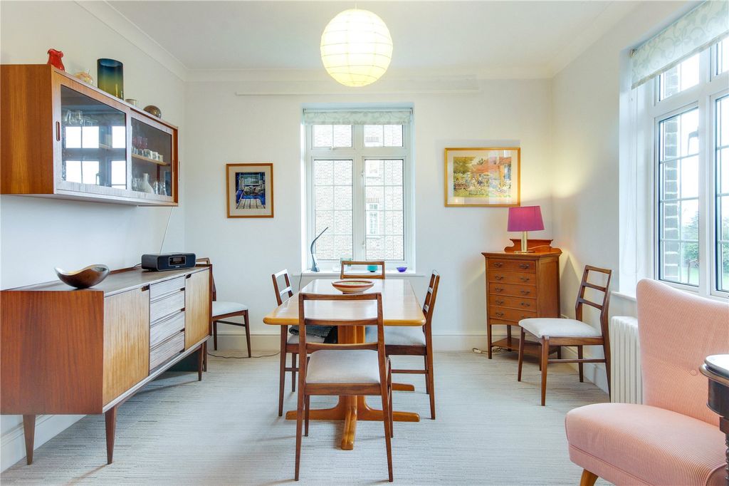 Property photo 3 of 13 Sitting/Dining Room