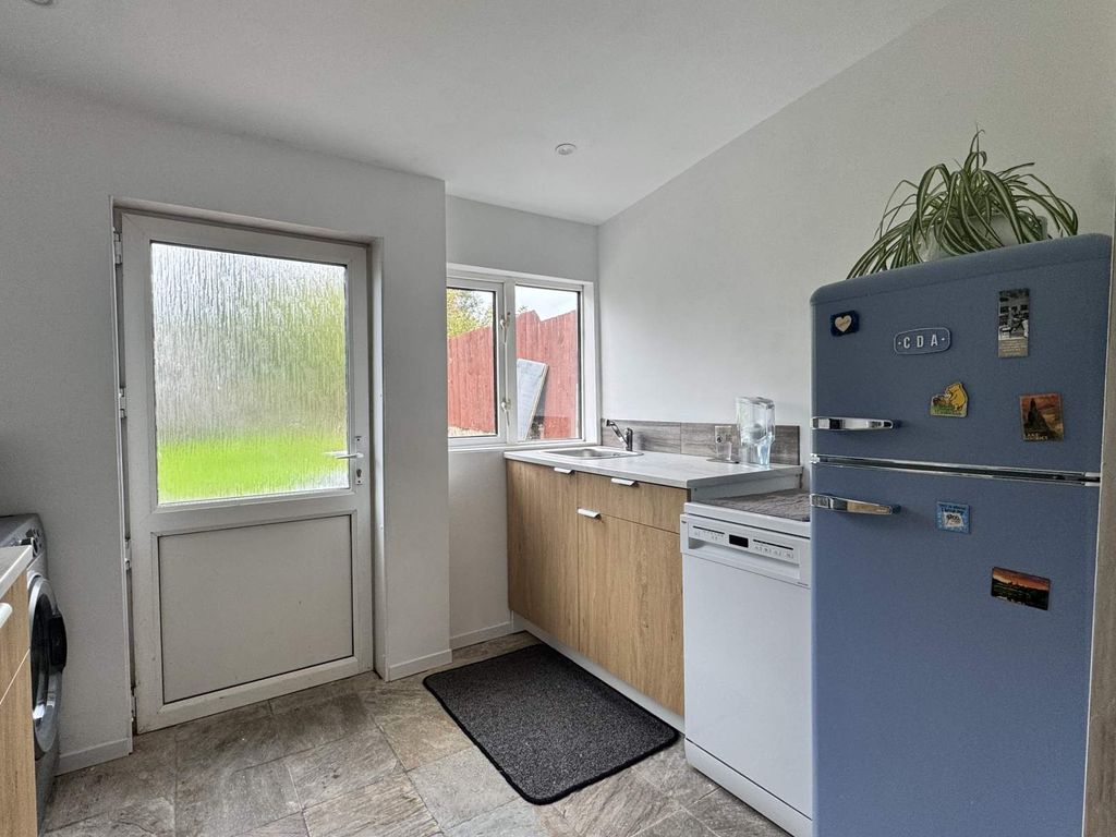 Property photo 2 of 19 Kitchen