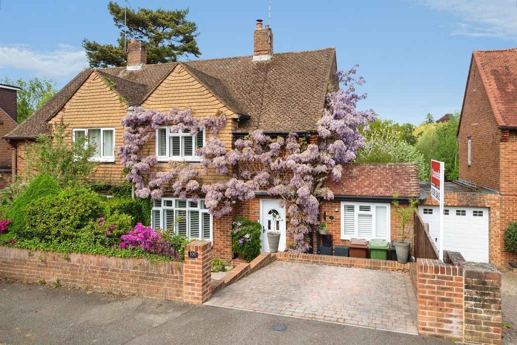 Property photo 1 of 32