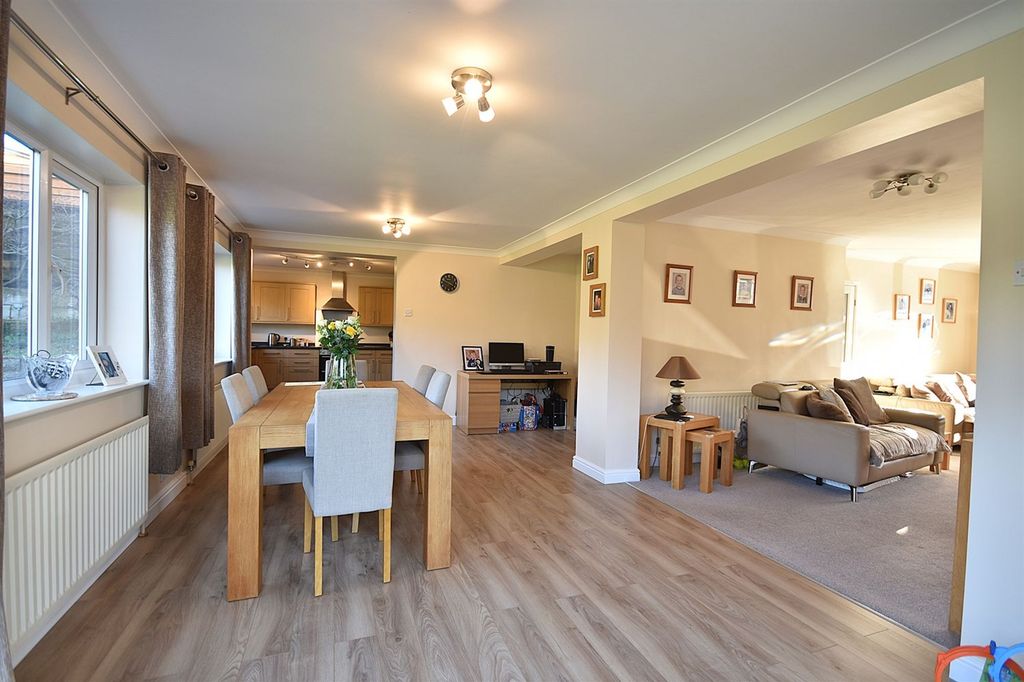 Additional image 5 of 4 bed detached house for salePine Close, Macclesfield SK10