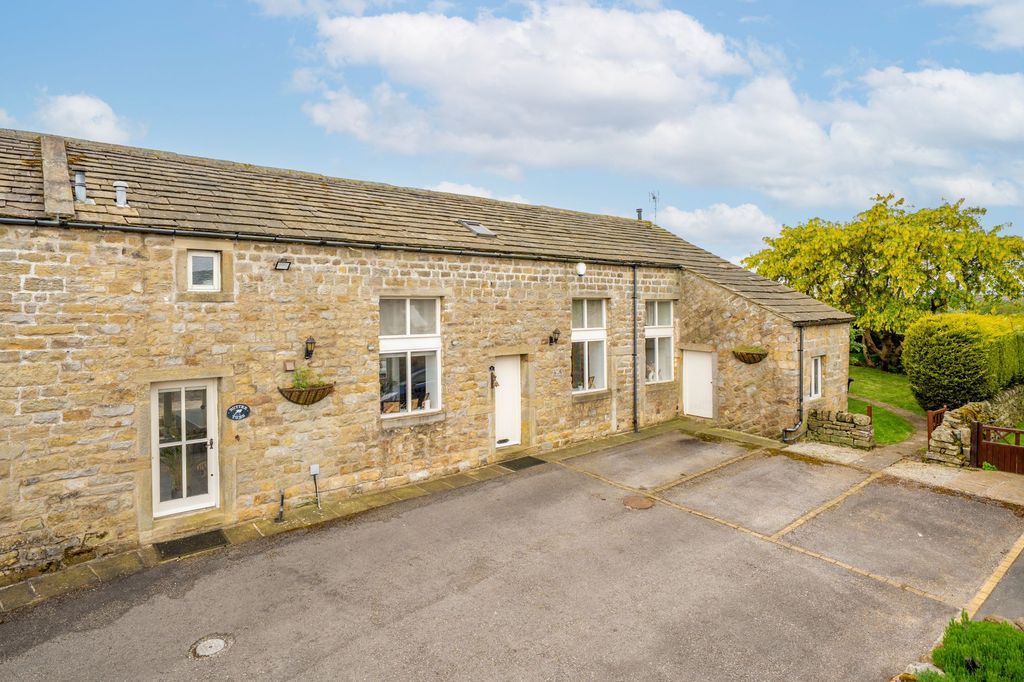 Property photo 1 of 34
