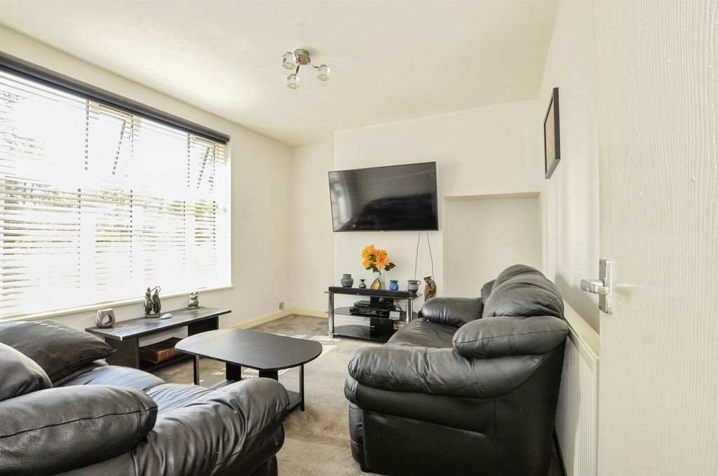 Property photo 2 of 24