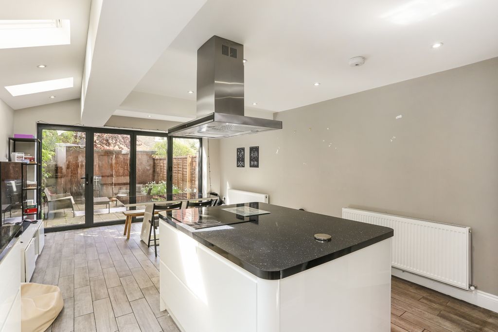 Property photo 1 of 12 Kitchen