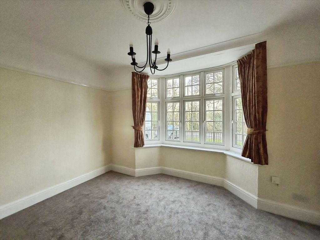 Property photo 2 of 14 Front