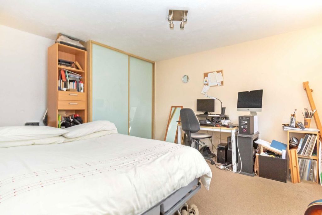 Property photo 3 of 3