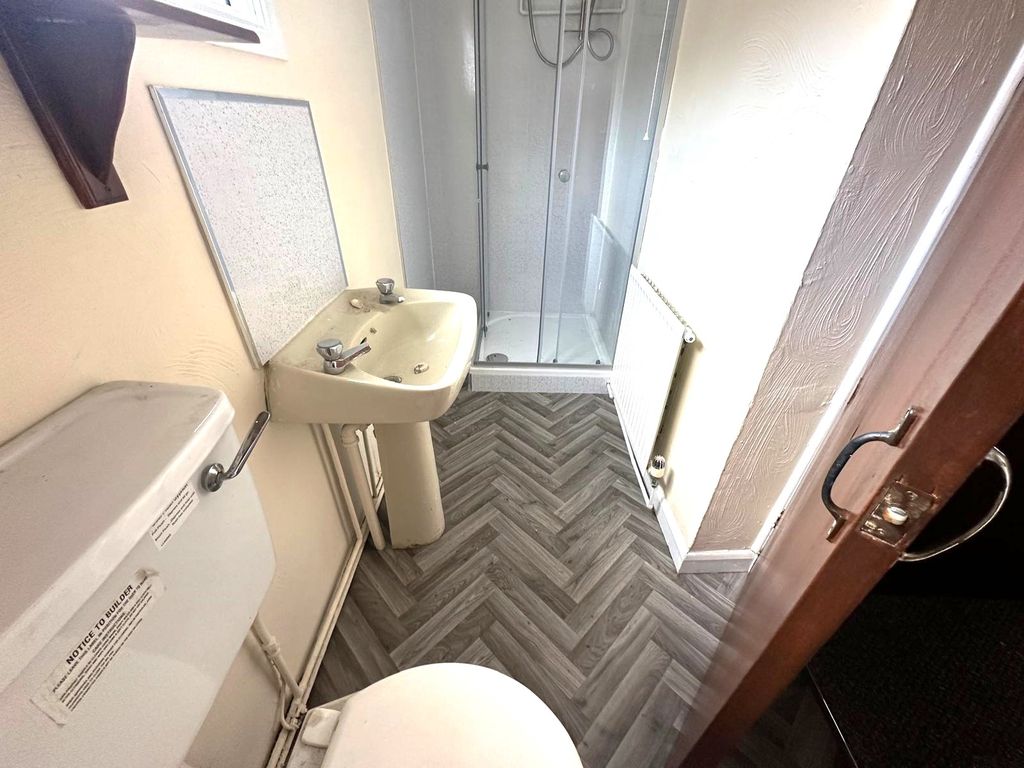 Property photo 2 of 4 Shower Room