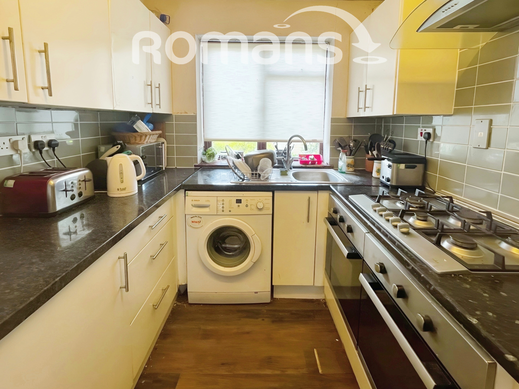 Property photo 1 of 9 Kitchen