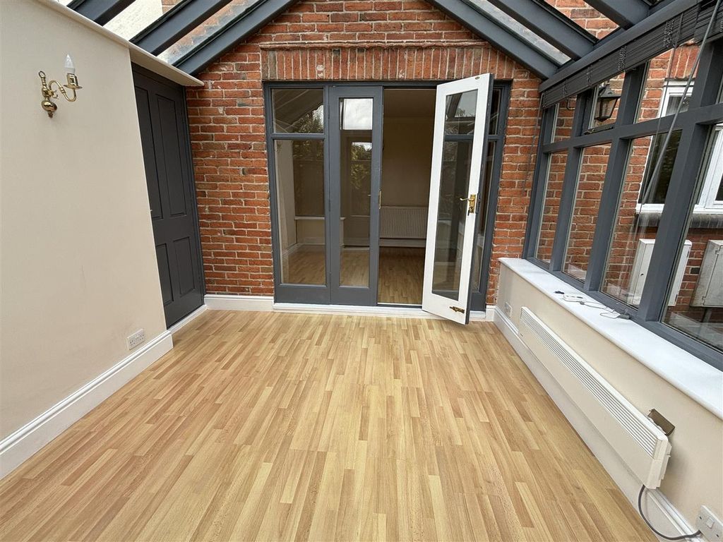 Property photo 2 of 16 Conservatory