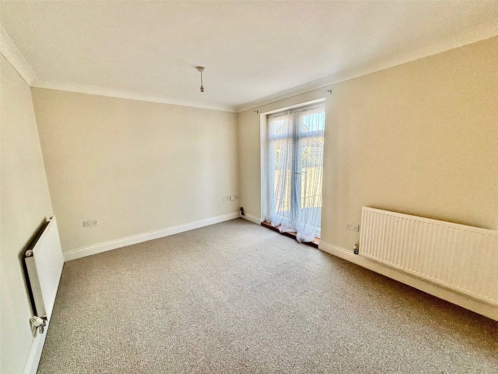 Property photo 2 of 11 Picture No. 23