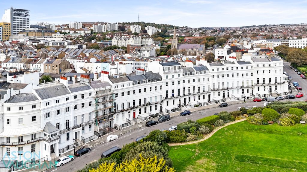 Additional image 18 of 4 bed flat for saleLewes Crescent, Brighton, East Sussex BN2