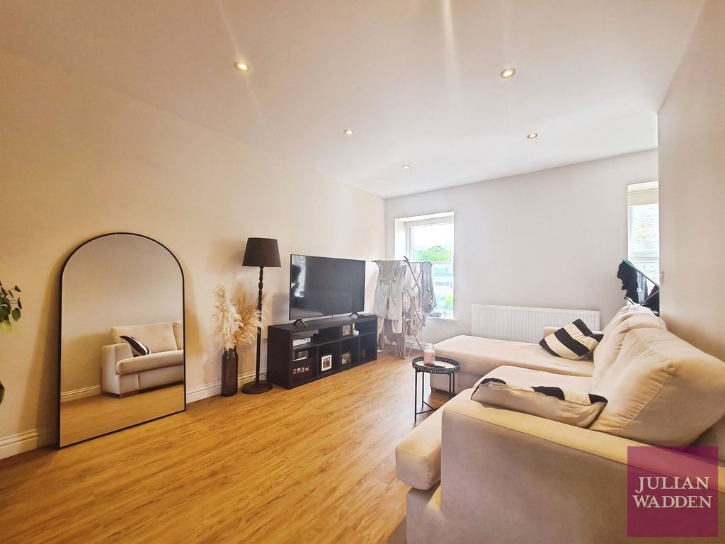 Property photo 2 of 12 Picture No. 06