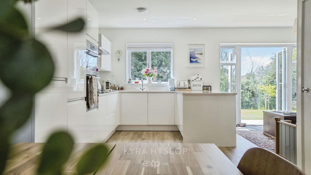 Property photo 3 of 29