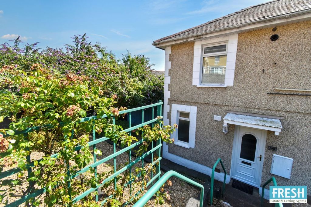 Property photo 2 of 26
