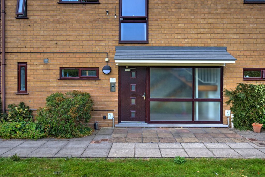 Property photo 1 of 25