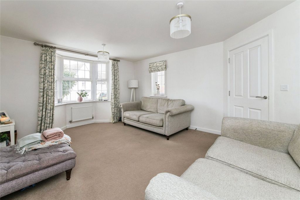Property photo 2 of 14 Picture No. 18