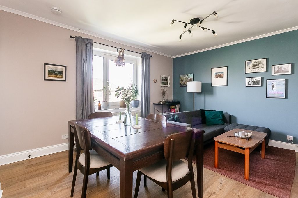 Property photo 2 of 32