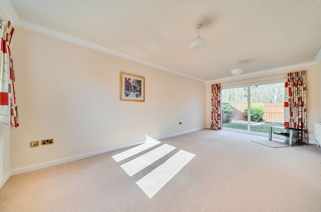 Property photo 2 of 20 1423987-6-69Aa721...