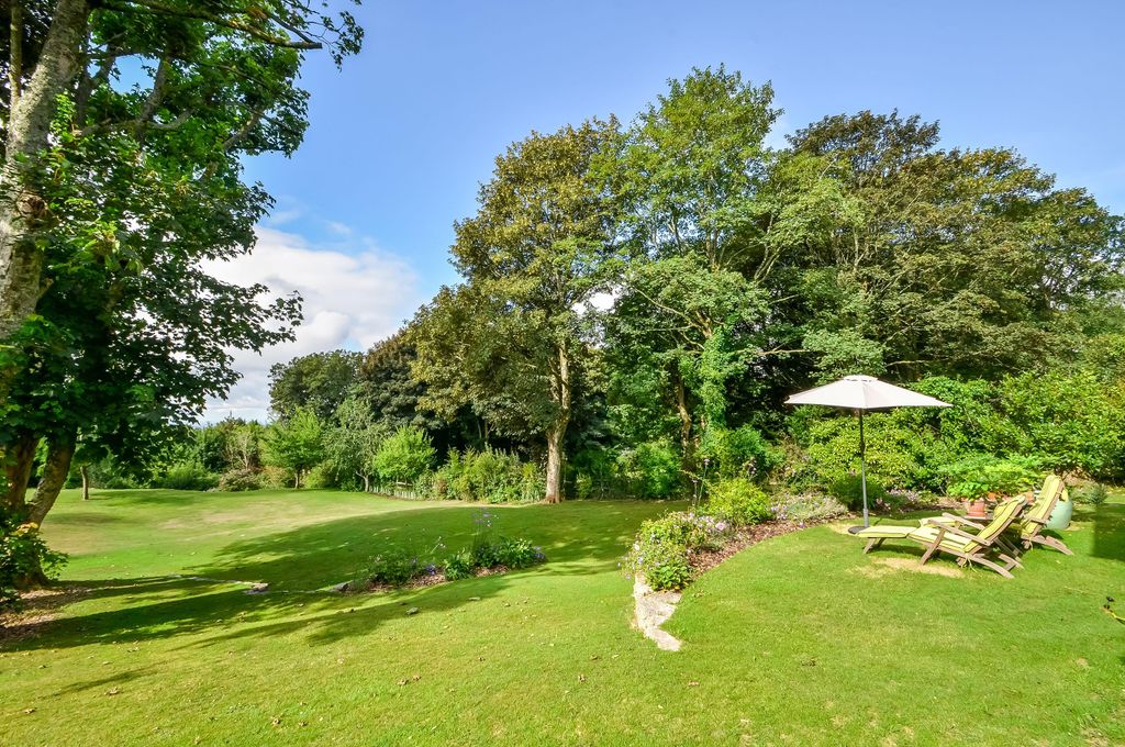 Property photo 2 of 18 Image