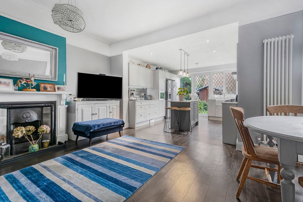 Property photo 2 of 20