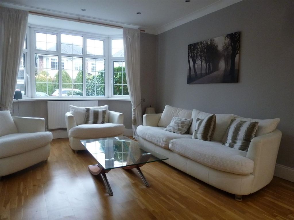 Property photo 3 of 27 P1090467.Jpg