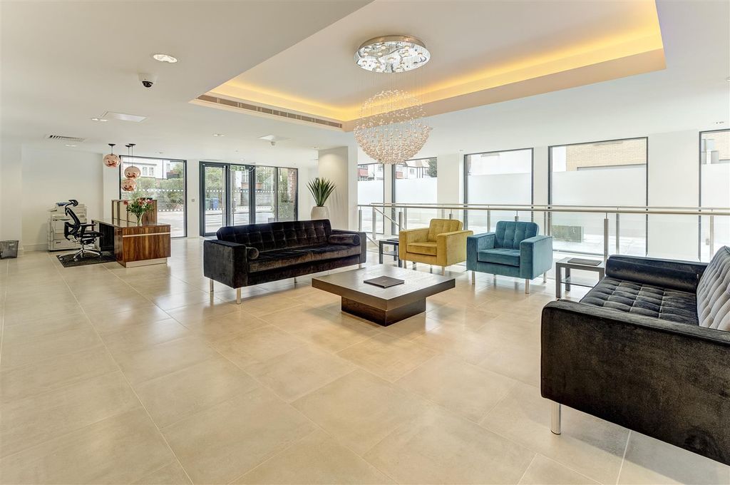 Property photo 2 of 9 Lexington Place Communal.Jpg