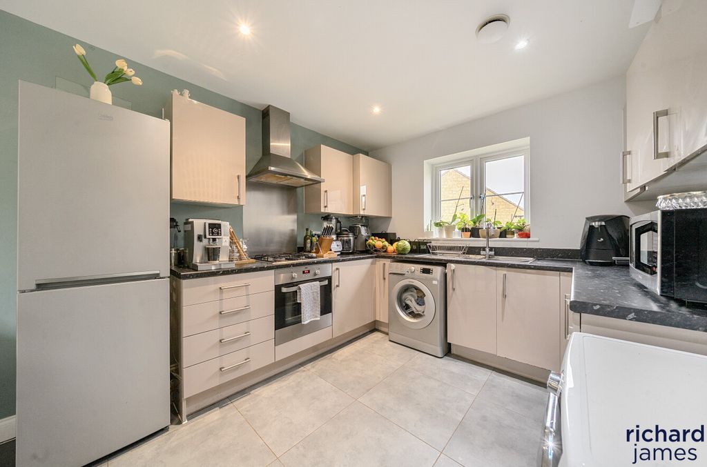 Property photo 3 of 16 5A03F12700c2449E96d4460Ad04841F0