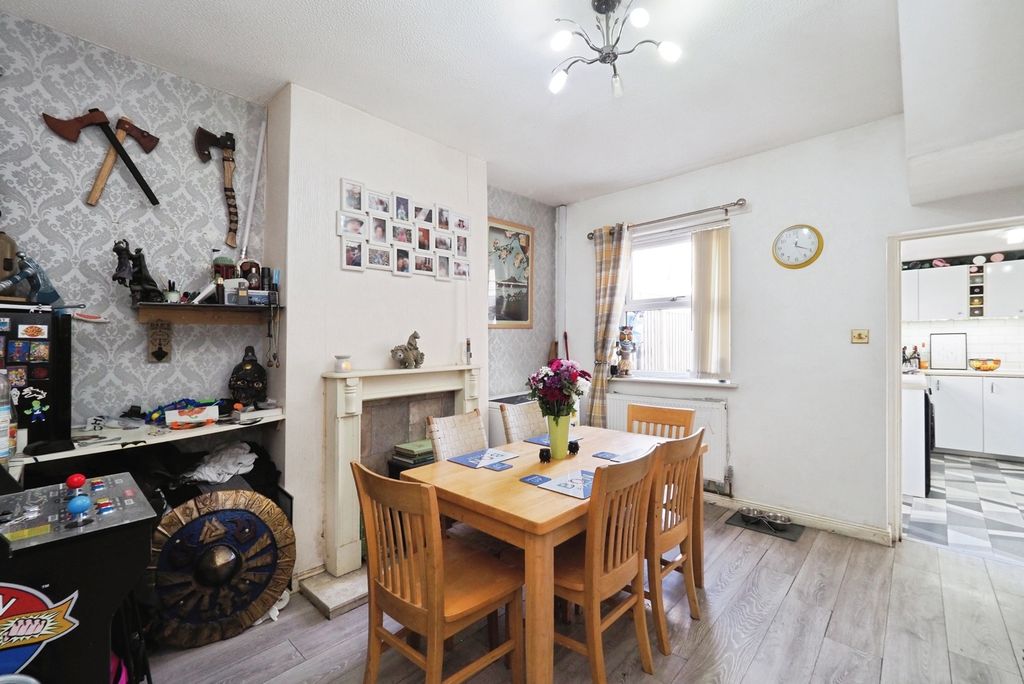 Property photo 3 of 20 Dining Room