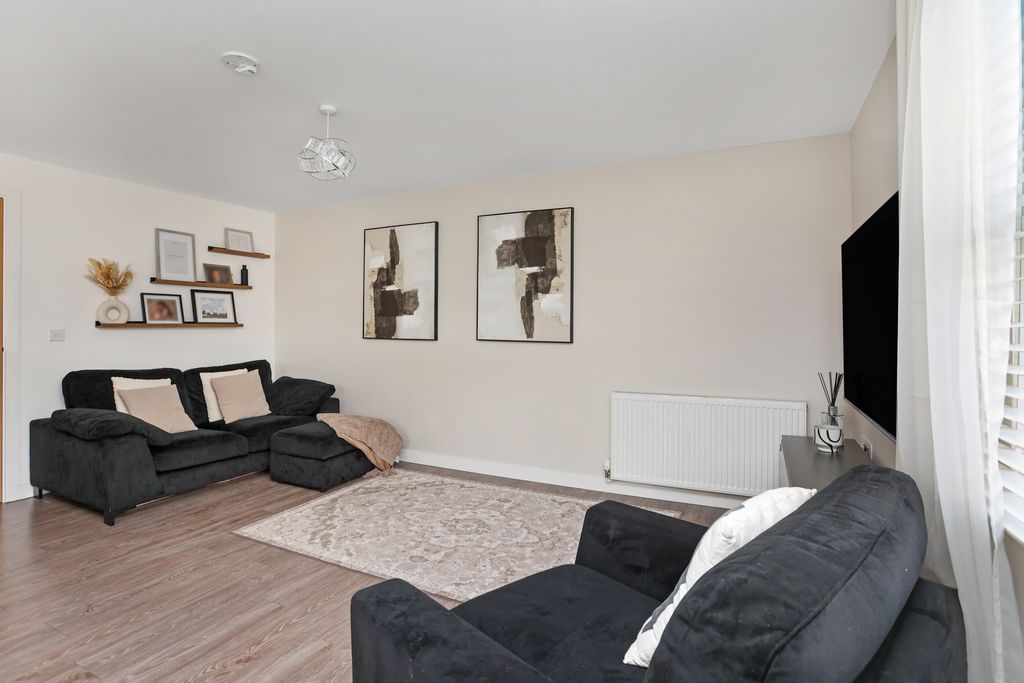 Property photo 3 of 13 Property Image 3