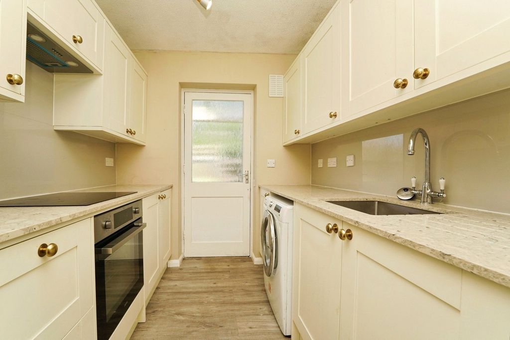 Property photo 3 of 15 Photo