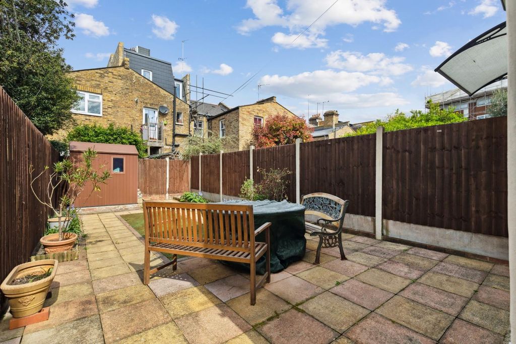 Property photo 3 of 12