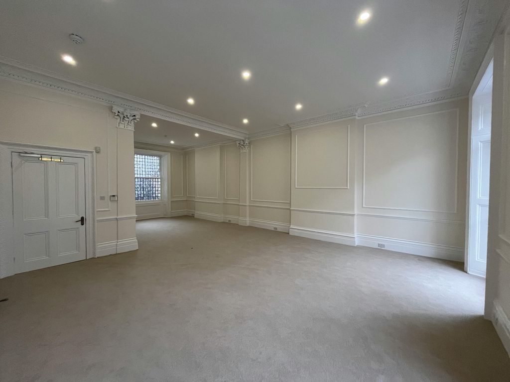 Property photo 3 of 6 11 Elvaston Place Sw7 Int1.Jpg