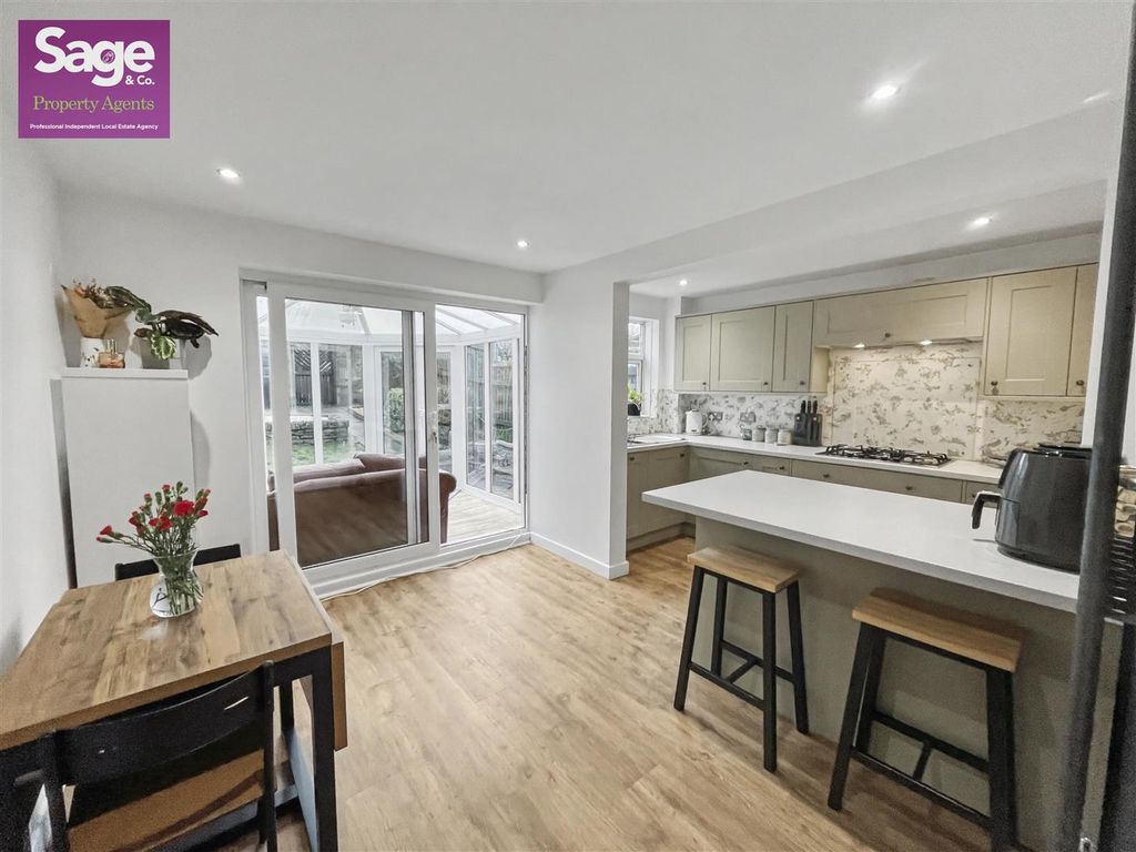 Property photo 3 of 26