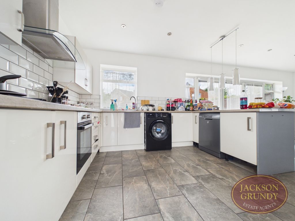 Property photo 3 of 20 Gayhurst Close